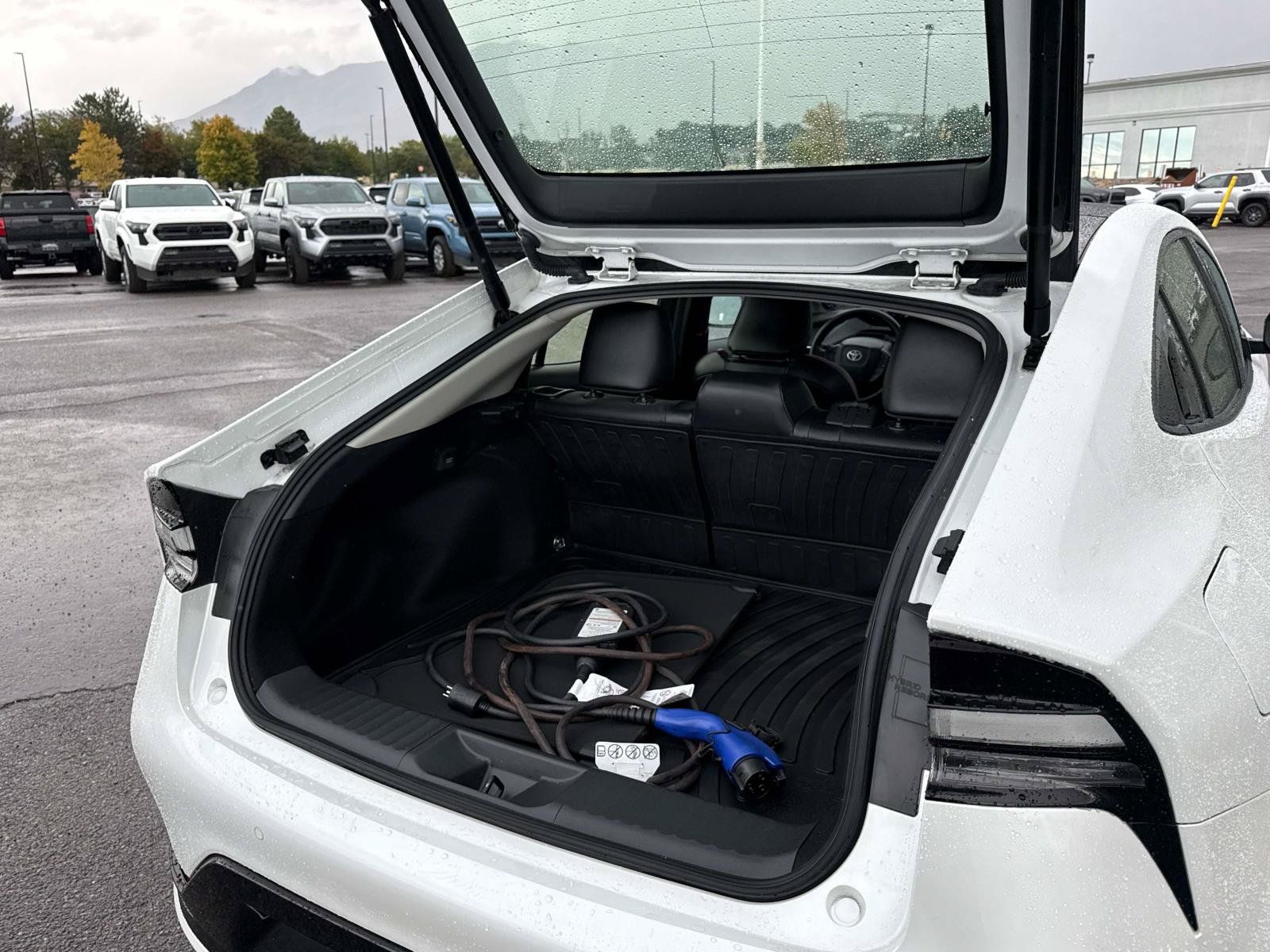 Used 2023 Toyota Prius Prime Premium FWD image 15