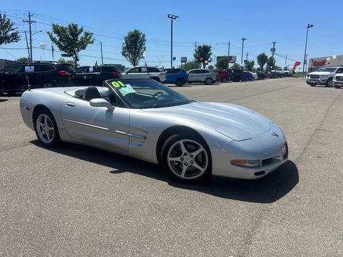 Used 2001 Chevrolet Corvette Convertible w/ Preferred Equipment Group2 RWD image 8