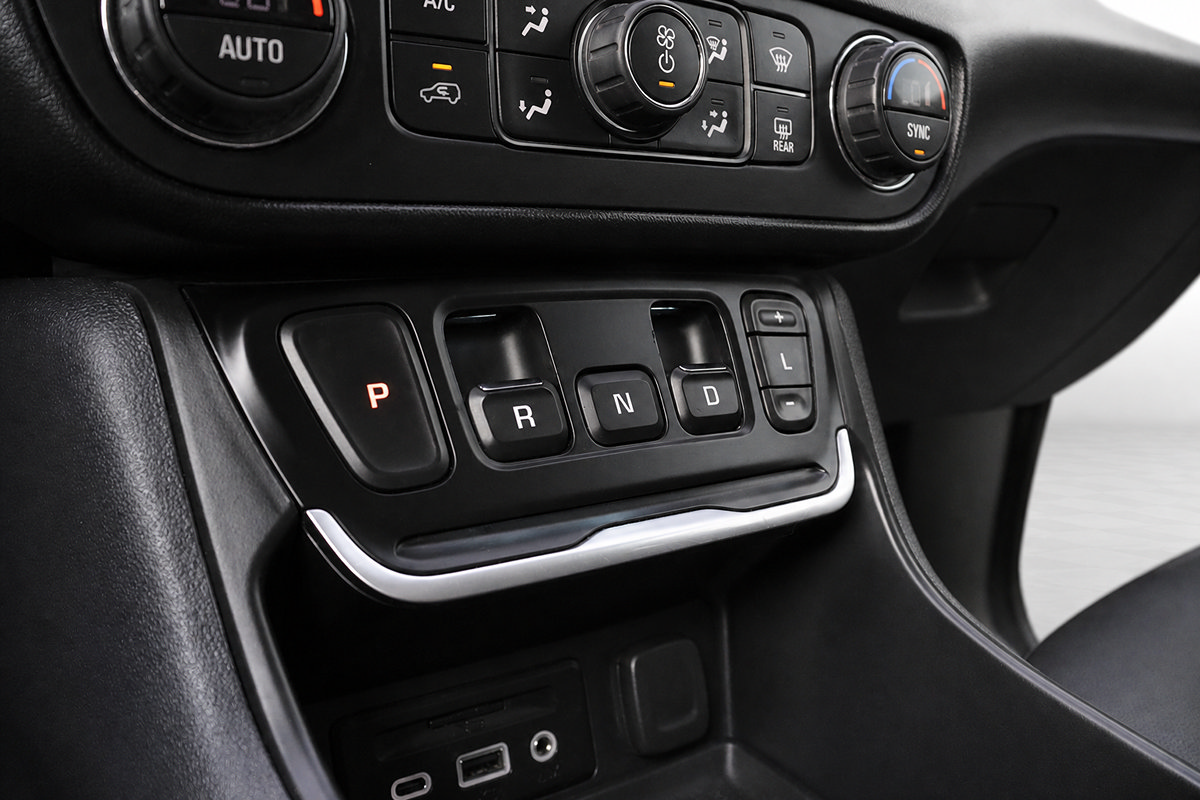 Used 2019 GMC Terrain Denali w/ Advanced Safety Package FWD image 36