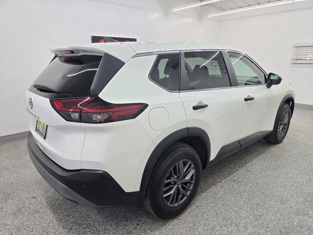 Used 2023 Nissan Rogue S FWD image 6