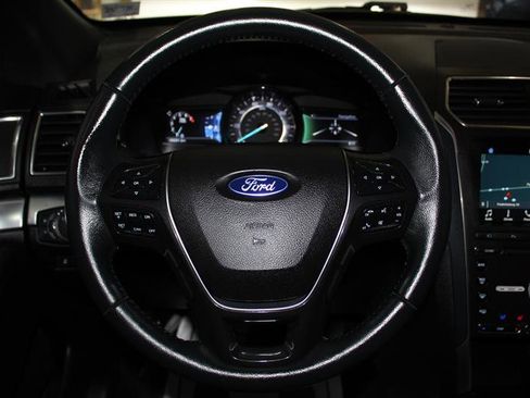 Used 2017 Ford Explorer Limited AWD/4WD image 16