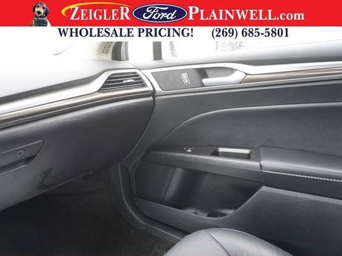 Used 2017 Ford Fusion Energi SE image 19