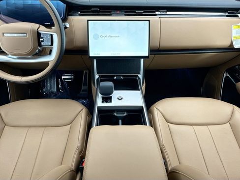 New 2026 Land Rover Range Rover Long Wheelbase SE AWD/4WD image 13