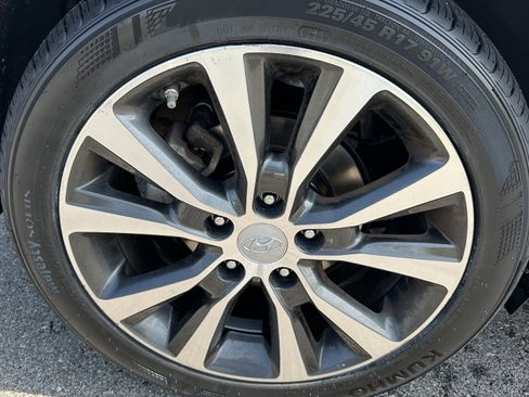 Used 2018 Hyundai Elantra GT FWD image 14