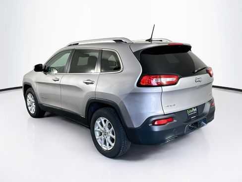 Used 2018 Jeep Cherokee Latitude Plus w/ Comfort/Convenience Group AWD/4WD image 5