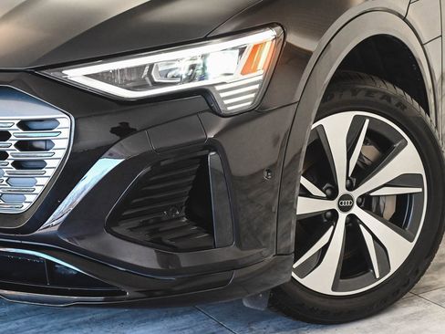 Used 2024 Audi Q8 e-tron Premium Plus w/ Premium Plus Package image 40