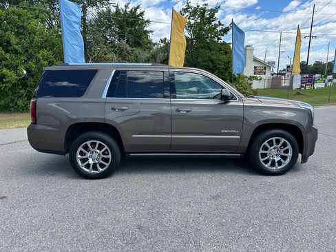 Used 2015 GMC Yukon Denali w/ Premium Package AWD/4WD image 6
