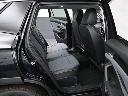 New 2026 Volkswagen Tiguan SE image 13