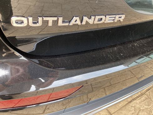 New 2026 Mitsubishi Outlander SE FWD image 8