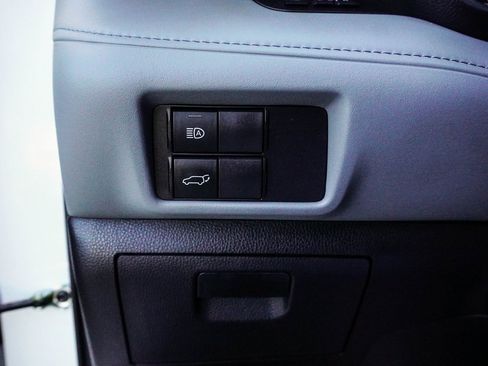 Used 2022 Toyota Highlander XLE image 29