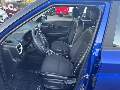 Used 2023 Hyundai Venue Limited w/ Cargo Package FWD image 13