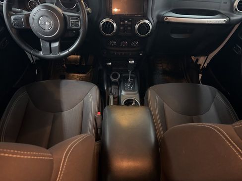 Used 2017 Jeep Wrangler Unlimited Sahara image 53