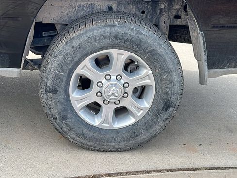 Used 2025 RAM 2500 Big Horn w/ Bed Convenience Group image 12