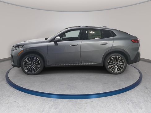 New 2026 BMW X2 xDrive28i w/ Technology Package AWD/4WD image 8