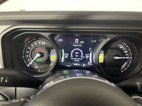 Used 2025 Jeep Wrangler Unlimited Sahara w/ Safety Group AWD/4WD image 11