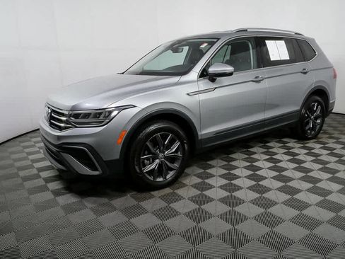 Certified 2023 Volkswagen Tiguan SE FWD image 26