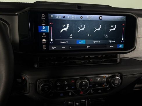 Used 2025 Jeep Wrangler Unlimited Sahara w/ Safety Group AWD/4WD image 16