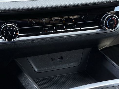 New 2026 Chevrolet Equinox LT image 16