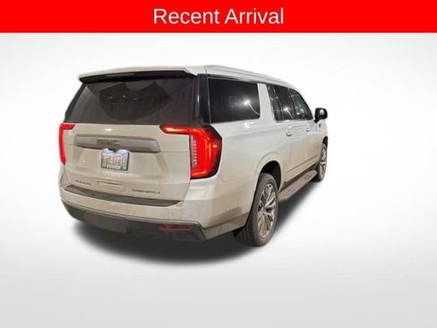 Used 2024 GMC Yukon XL Denali w/ Advanced Technology Package image 10