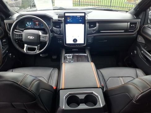 Certified 2024 Ford Expedition Platinum image 11