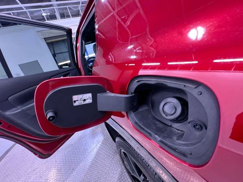 Used 2024 Chevrolet Traverse RS image 39