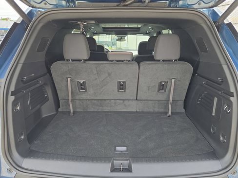 New 2026 Chevrolet Traverse LT w/ Sun and Wheel Package FWD image 7
