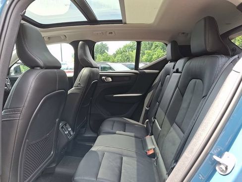 Used 2023 Volvo XC40 B5 Plus w/ Climate Package AWD/4WD image 10