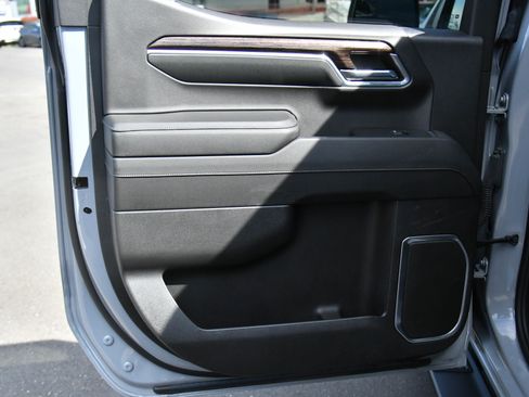 Used 2024 GMC Sierra 1500 Elevation w/ LPO, Elevation Black Package image 33