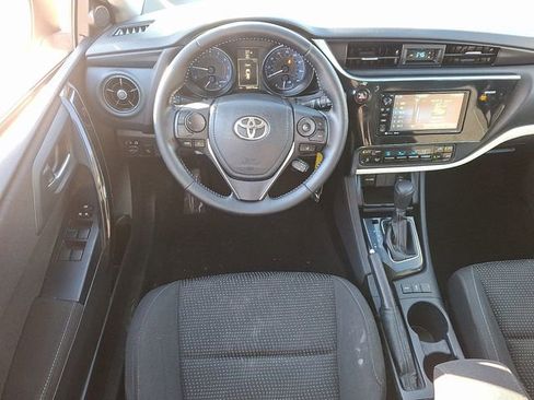 Used 2018 Toyota Corolla iM image 12