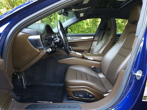 Used 2022 Porsche Panamera 4 Platinum Edition AWD/4WD image 11