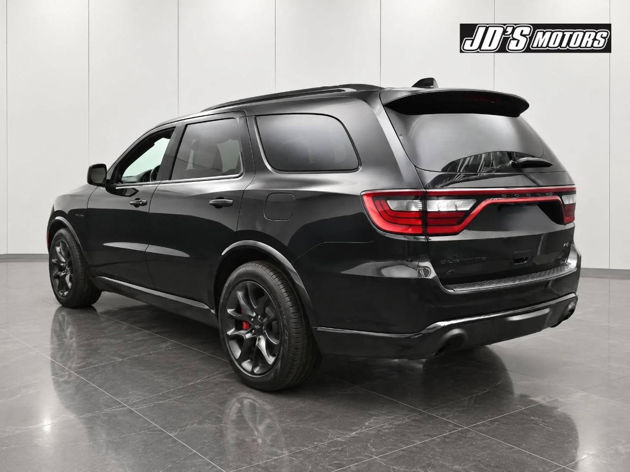 Used 2024 Dodge Durango R/T w/ Tow 'N Go Group AWD/4WD image 4