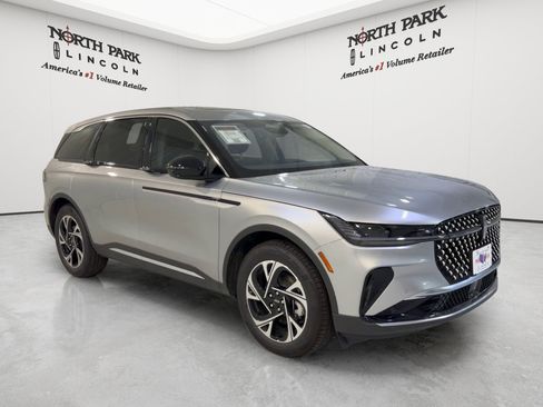 New 2026 Lincoln Nautilus Premier w/ Equipment Group 102A AWD/4WD image 7