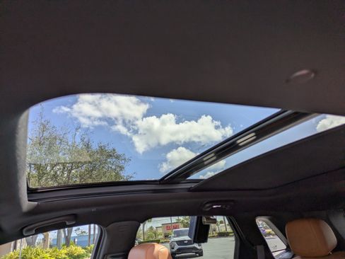 Certified 2023 Cadillac XT5 Premium Luxury w/ LPO, Floor Liner Package image 20