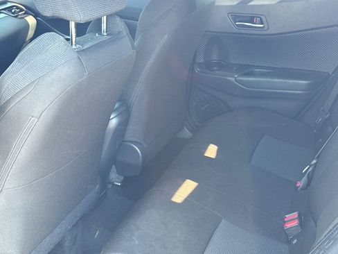 Used 2019 Toyota C-HR XLE FWD image 20