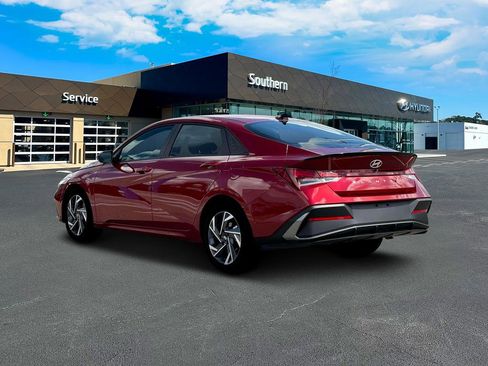 New 2025 Hyundai Elantra Sport image 5