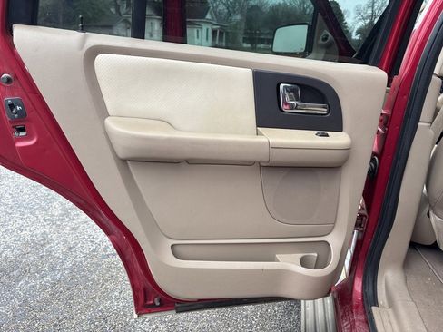 Used 2005 Ford Expedition 2WD image 18
