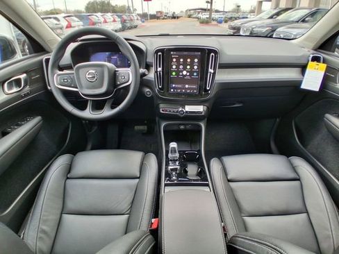 New 2026 Volvo XC40 B5 Ultra w/ Protection Package Premier AWD/4WD image 9