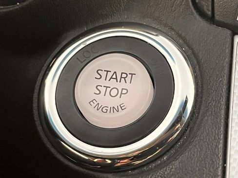 Certified 2019 INFINITI Q70 Luxe image 14