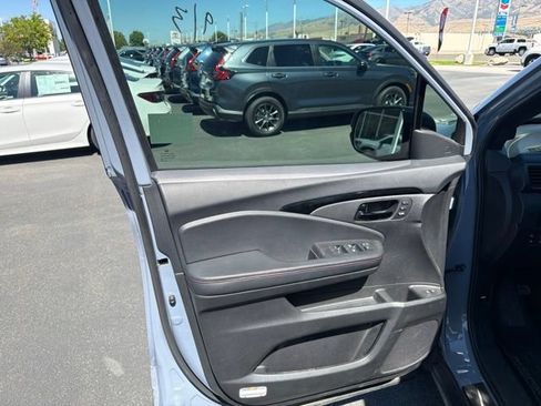 Used 2024 Honda Passport Black Edition image 19