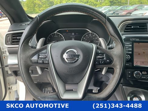Used 2020 Nissan Maxima SR w/ Sport Mat Group FWD image 18