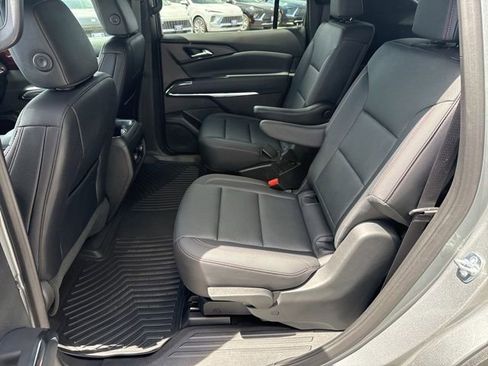 Used 2025 Chevrolet Traverse Z71 AWD/4WD image 30