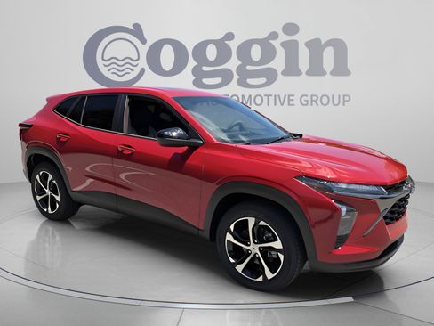 New 2026 Chevrolet Trax RS w/ Sunroof Package FWD image 7