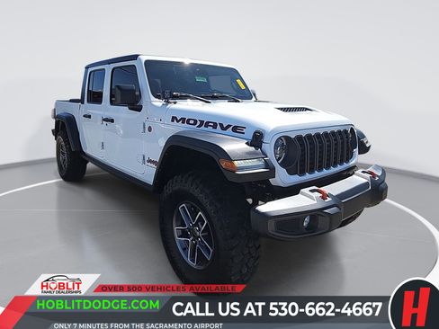 Used 2024 Jeep Gladiator Mojave AWD/4WD image 1