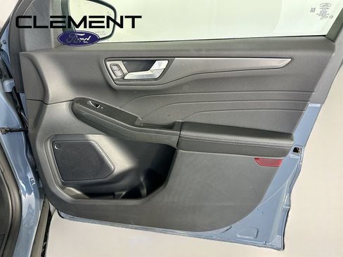 New 2025 Ford Escape SE FWD image 32