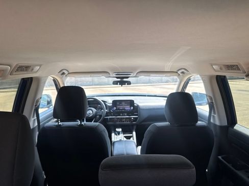 Certified 2025 Nissan Pathfinder SV FWD image 33