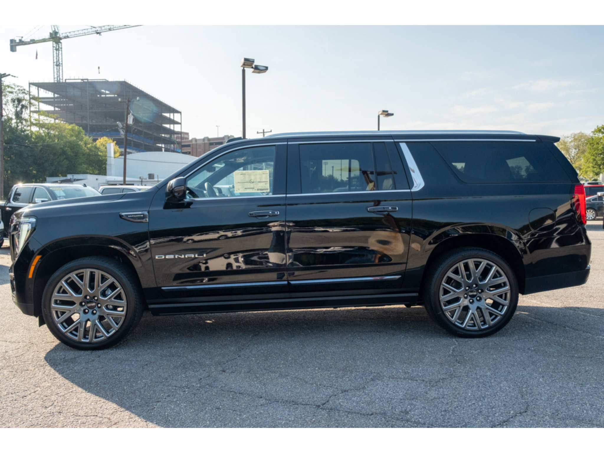 New 2026 GMC Yukon XL Denali Ultimate w/ LPO, Floor Liner Package AWD/4WD image 5