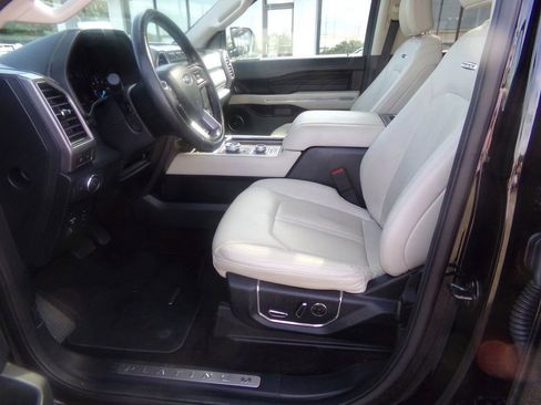 Used 2021 Ford Expedition Platinum image 11