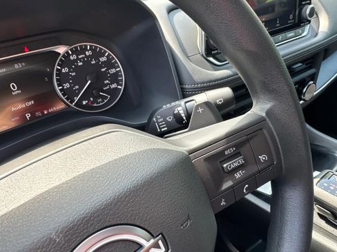 Used 2026 Nissan Rogue S AWD/4WD image 19