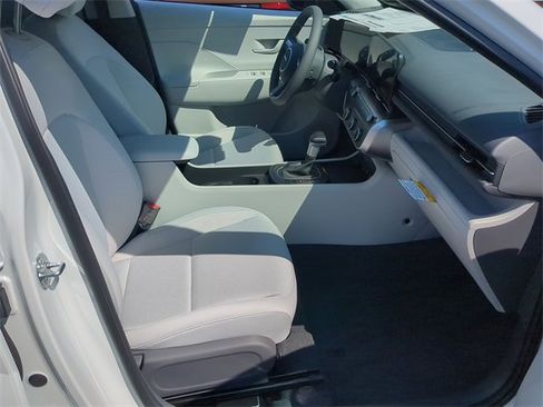 New 2026 Hyundai Kona SE image 25