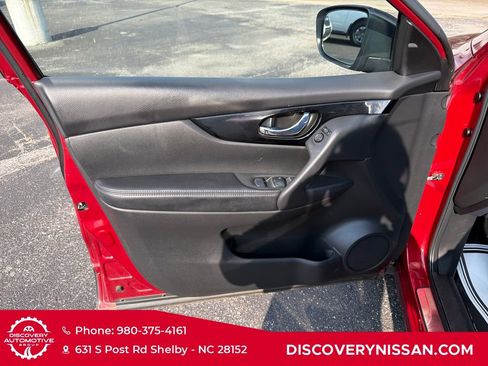 Certified 2019 Nissan Rogue Sport SV w/ Technology Package FWD image 10